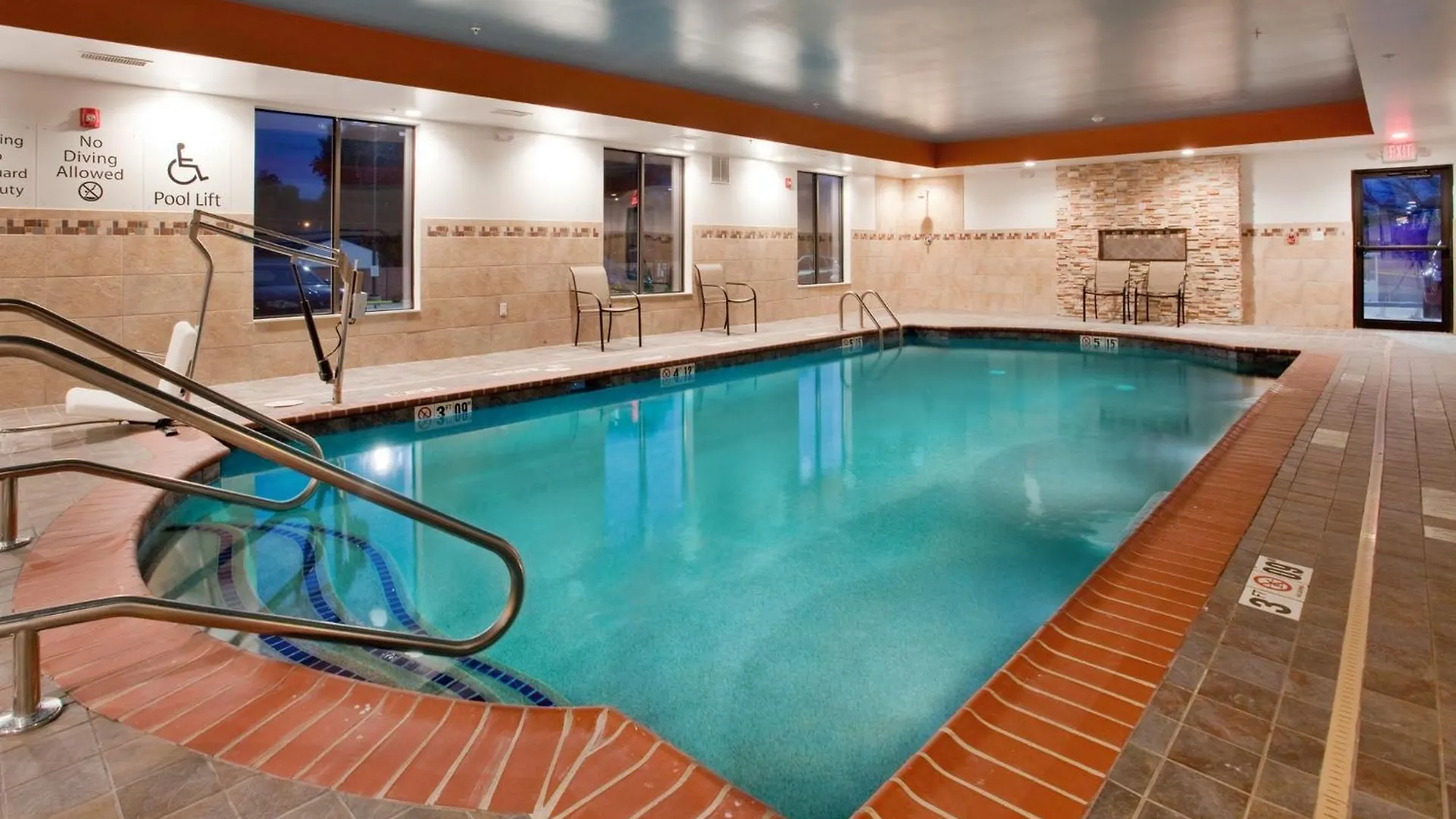 Holiday Inn Express & Suites St Louis Airport By Ihg Woodson Terrace Estados Unidos